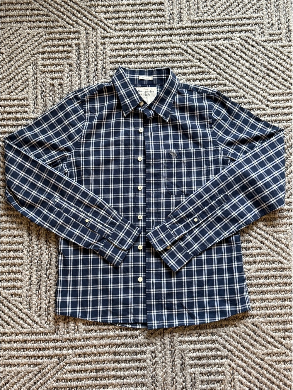 Abercrombie & Fitch Men's Muscle Fit Navy Blue Plaid Button-Up Shirt Medium